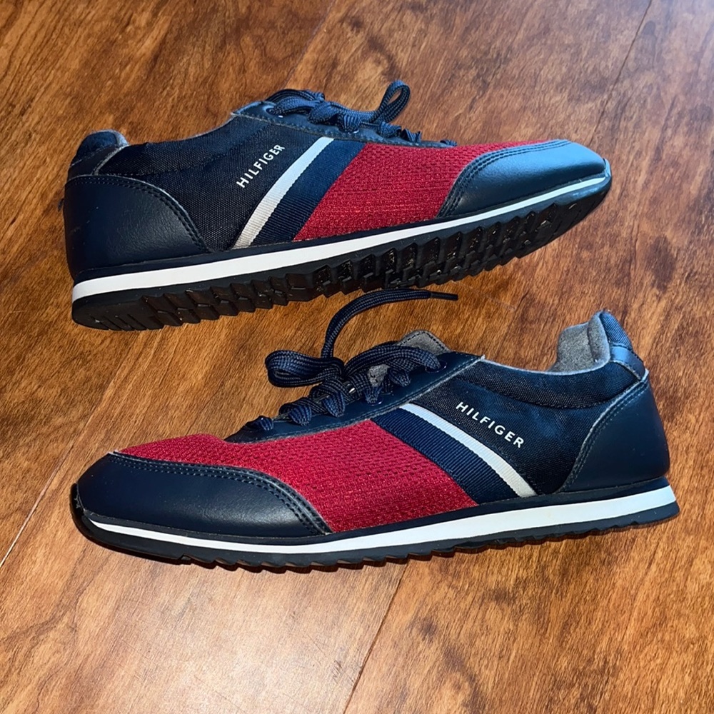 TOMMY HILFIGER MEN SHOE SIZE:9